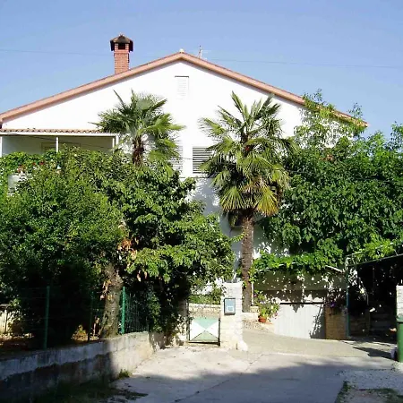The With Air Conditioned Apartment *